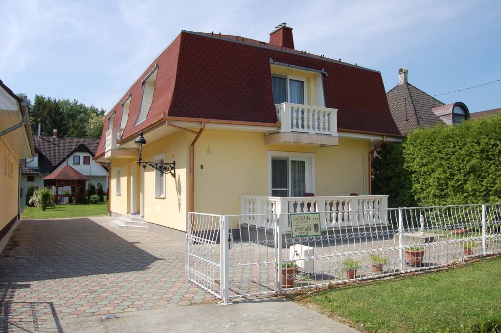 Apartmanhaz Cedrus 8 Залакарос Стая снимка